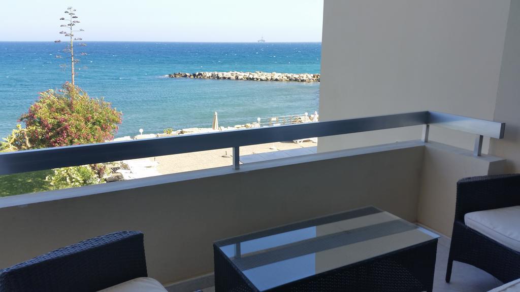 Gulf Palace Apartments Limassol Room photo